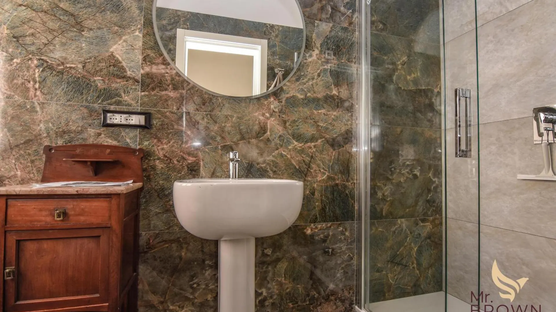 Mrbrown - Luxury Vaticano Home Rom